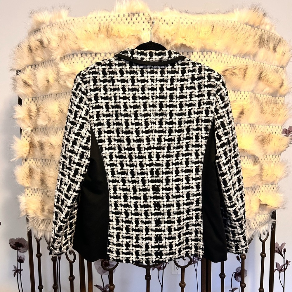 Women's Black and White Jacket - Picture 9 of 9